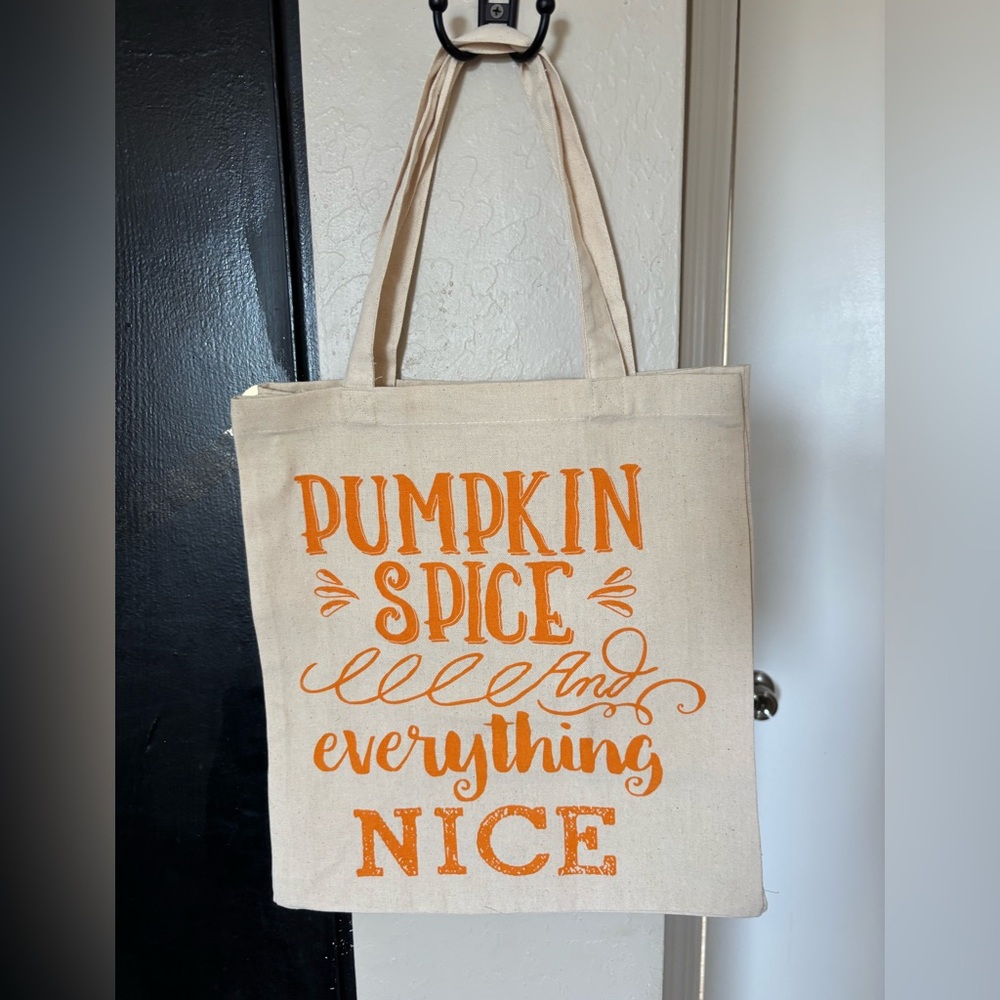 (Boutique) Pumpkin Spice and Everything Nice Tote Bag - Picture 1 of 4